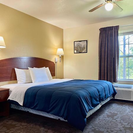 Candlelight Inn & Suites Hwy 69 Near マカリスター エクステリア 写真