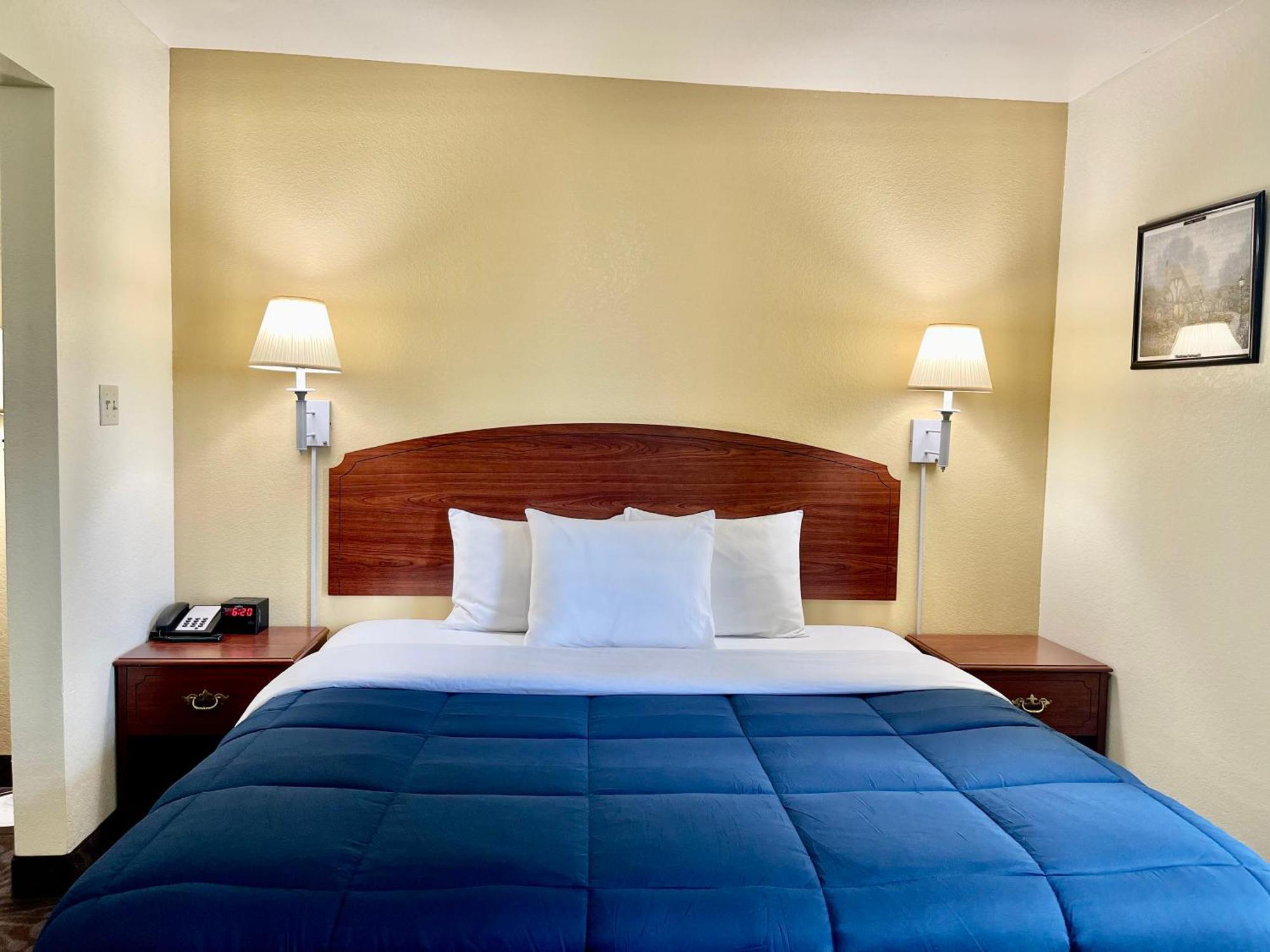 Candlelight Inn & Suites Hwy 69 Near マカリスター エクステリア 写真