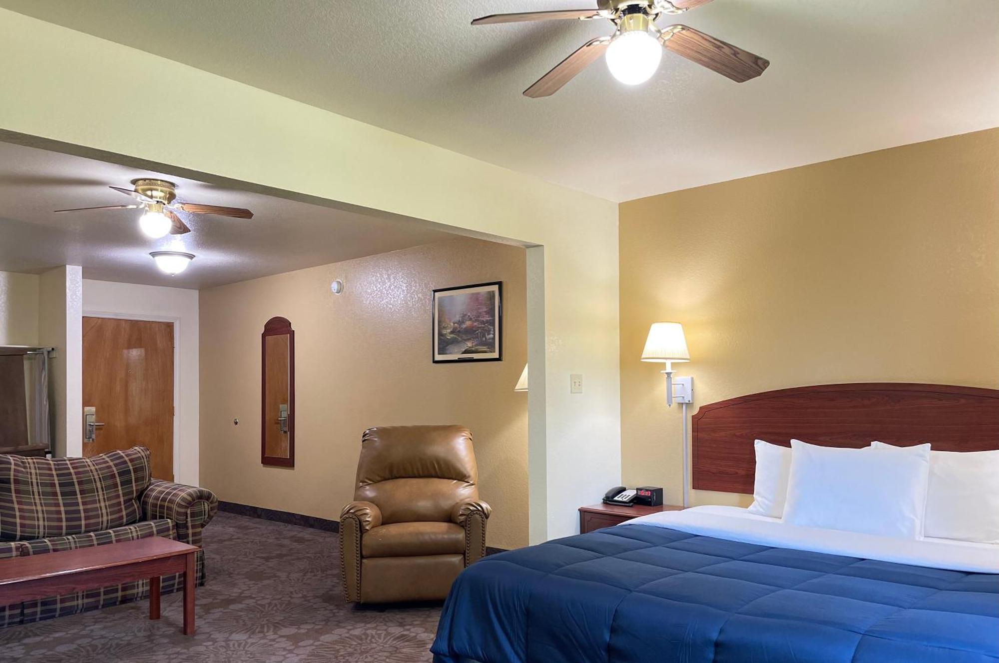 Candlelight Inn & Suites Hwy 69 Near マカリスター エクステリア 写真