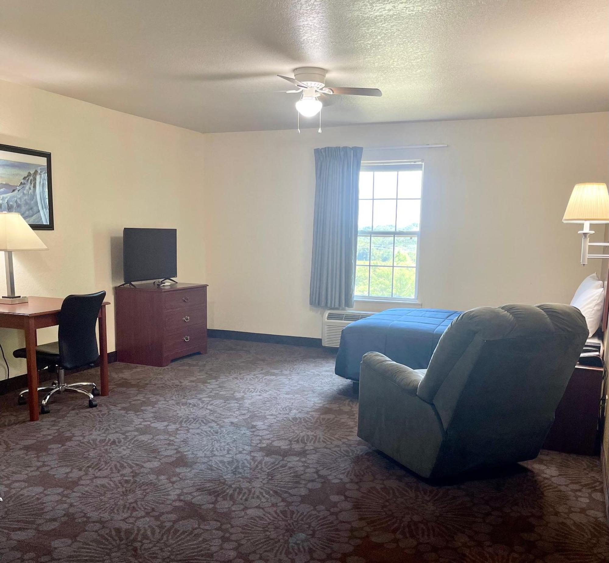 Candlelight Inn & Suites Hwy 69 Near マカリスター エクステリア 写真
